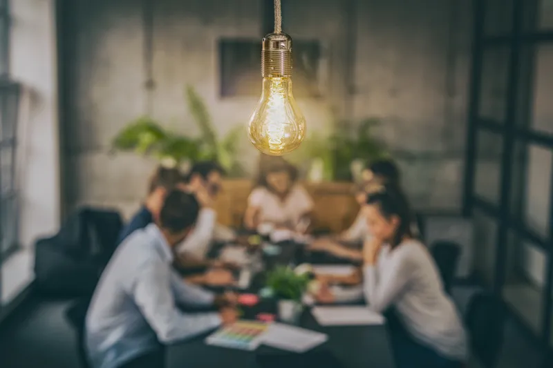 Equipo multidisciplinario de E-Properties: abogados, contadores, arquitectos y administradores